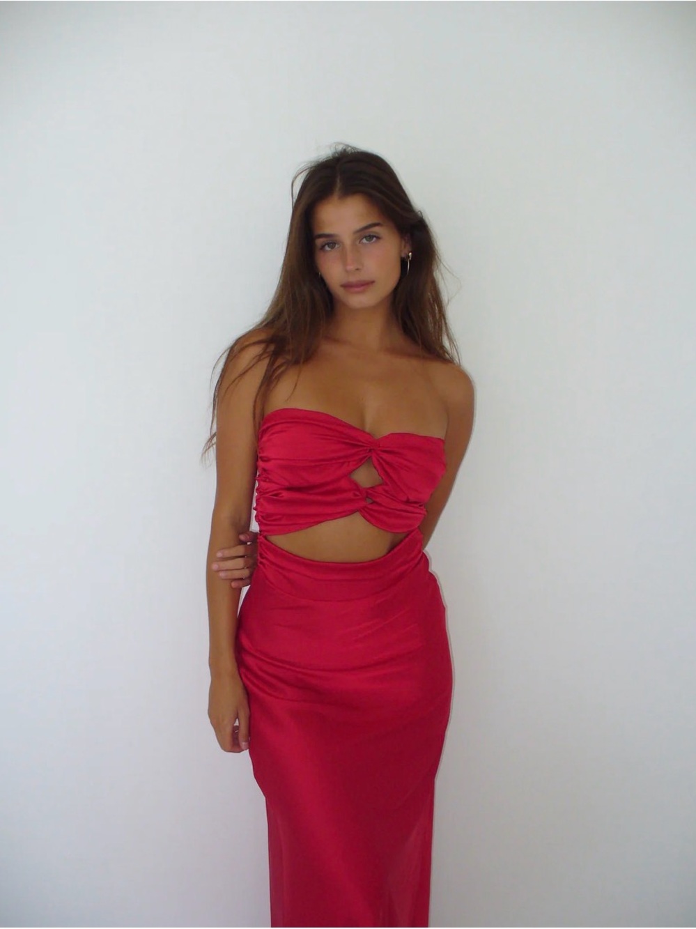Wine red strapless cutout gown 🍷♥️💃